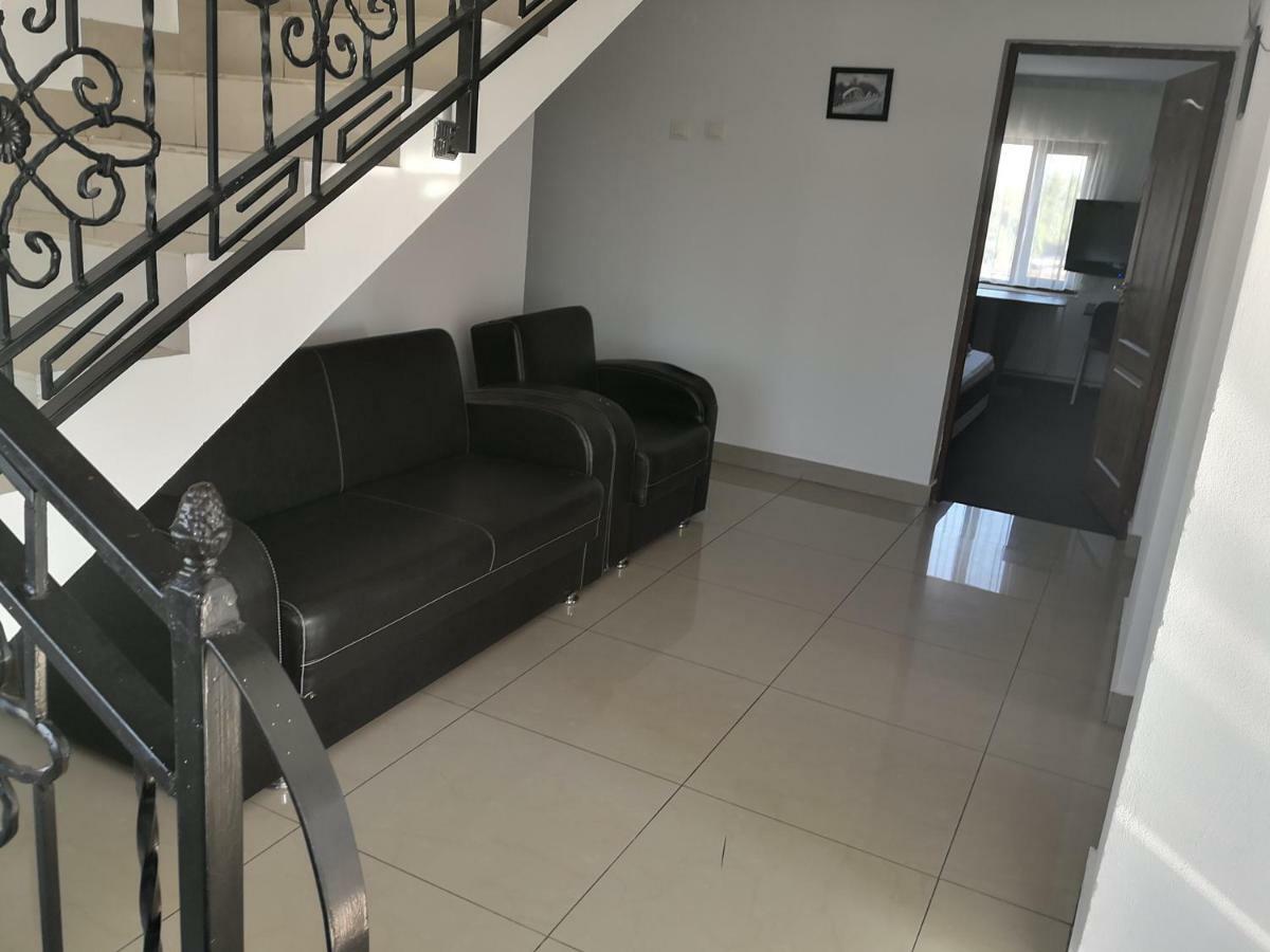 Pensiunea Platinum Târgu Jiu Esterno foto