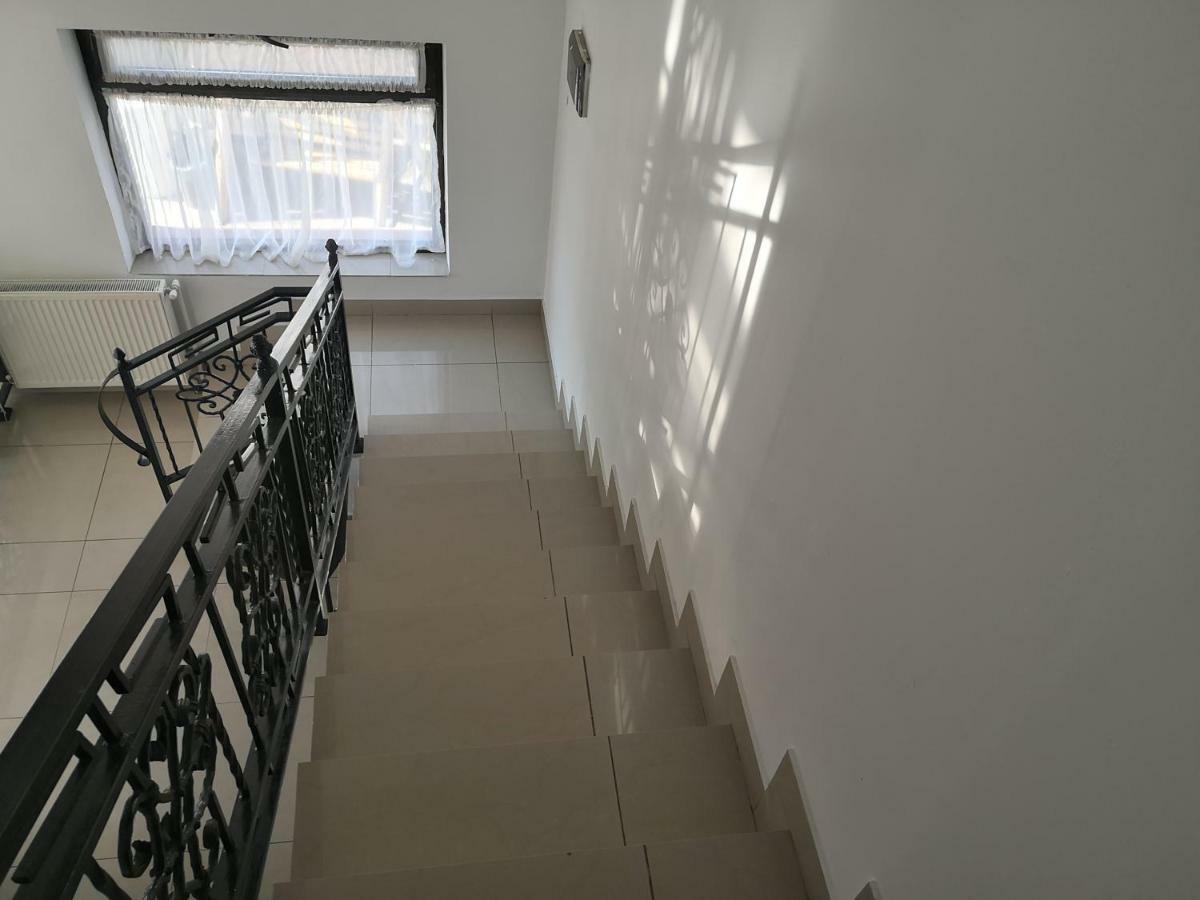 Pensiunea Platinum Târgu Jiu Esterno foto