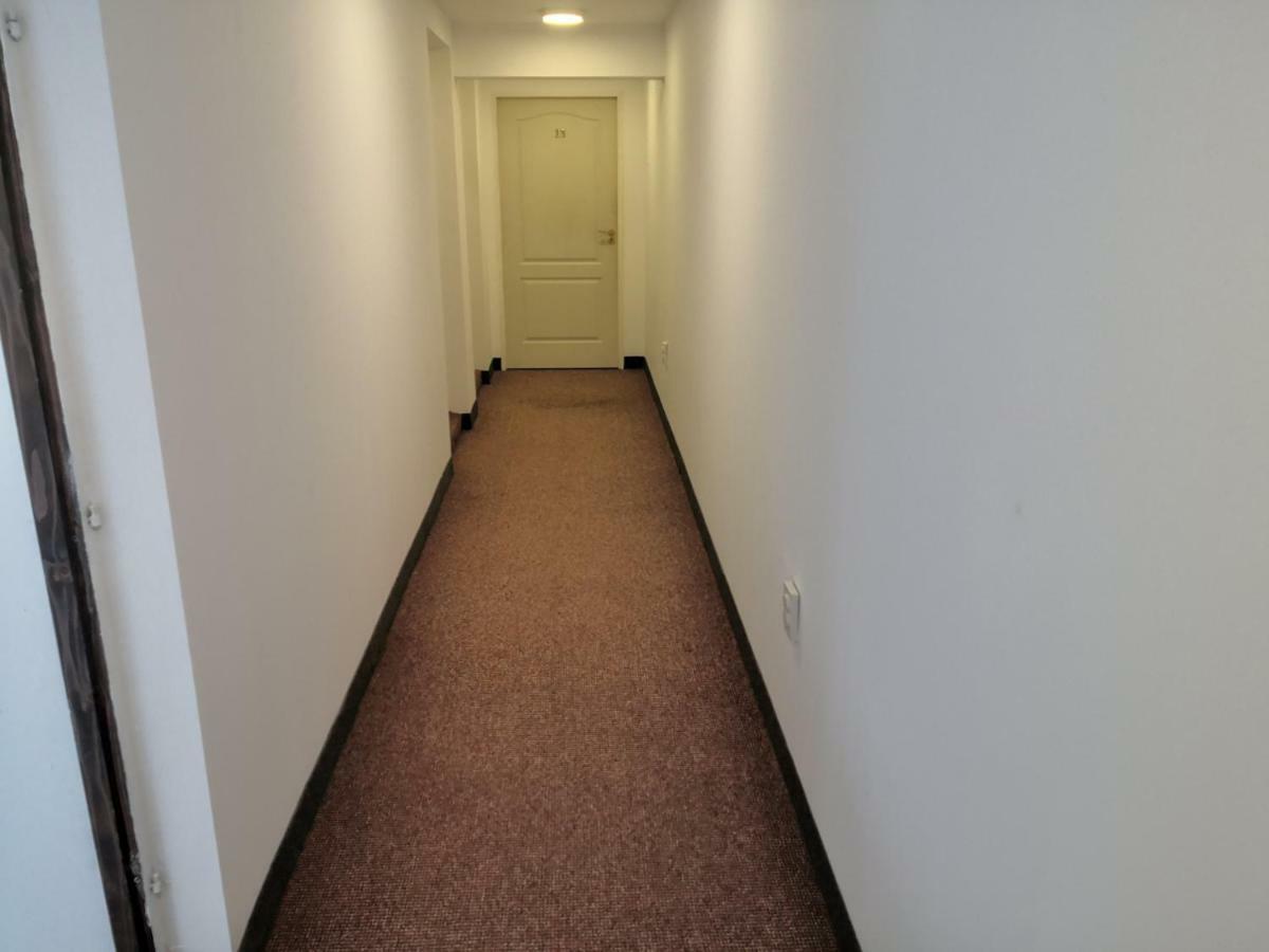 Pensiunea Platinum Târgu Jiu Esterno foto